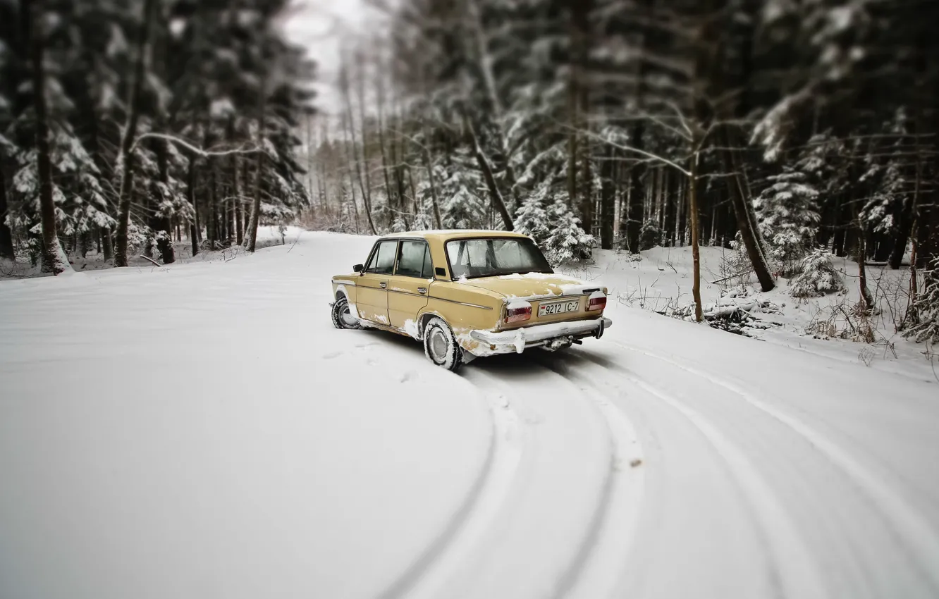 Photo wallpaper Lada, winter, VAZ 2103