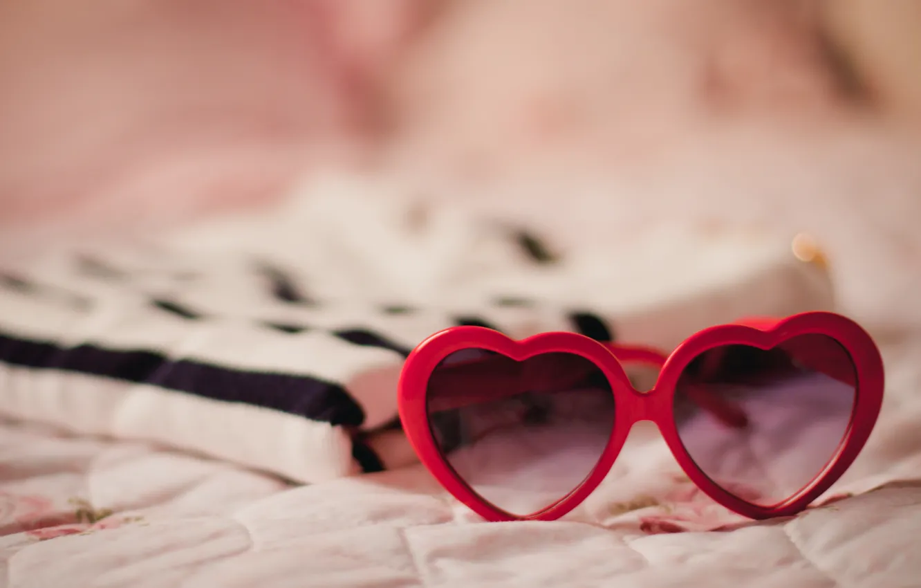 Photo wallpaper glasses, hearts, red
