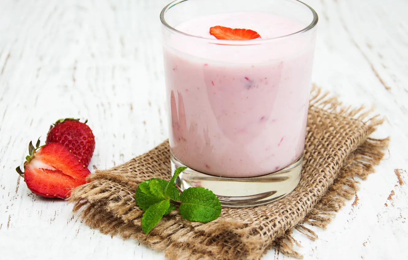 Photo wallpaper berries, strawberry, smoothies with yogurt, Olena Rudo