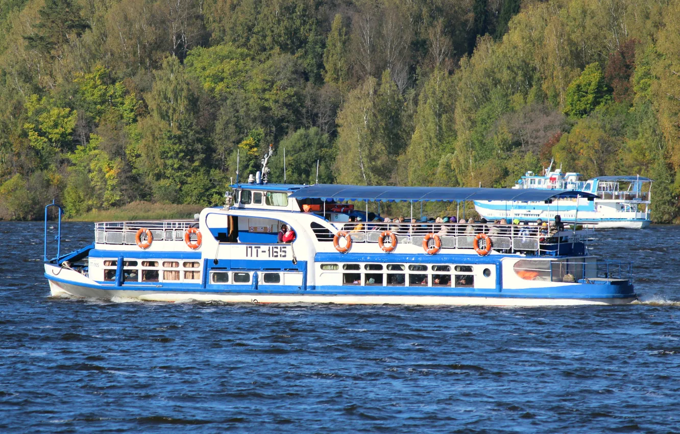 Photo wallpaper ship, a pleasure, river