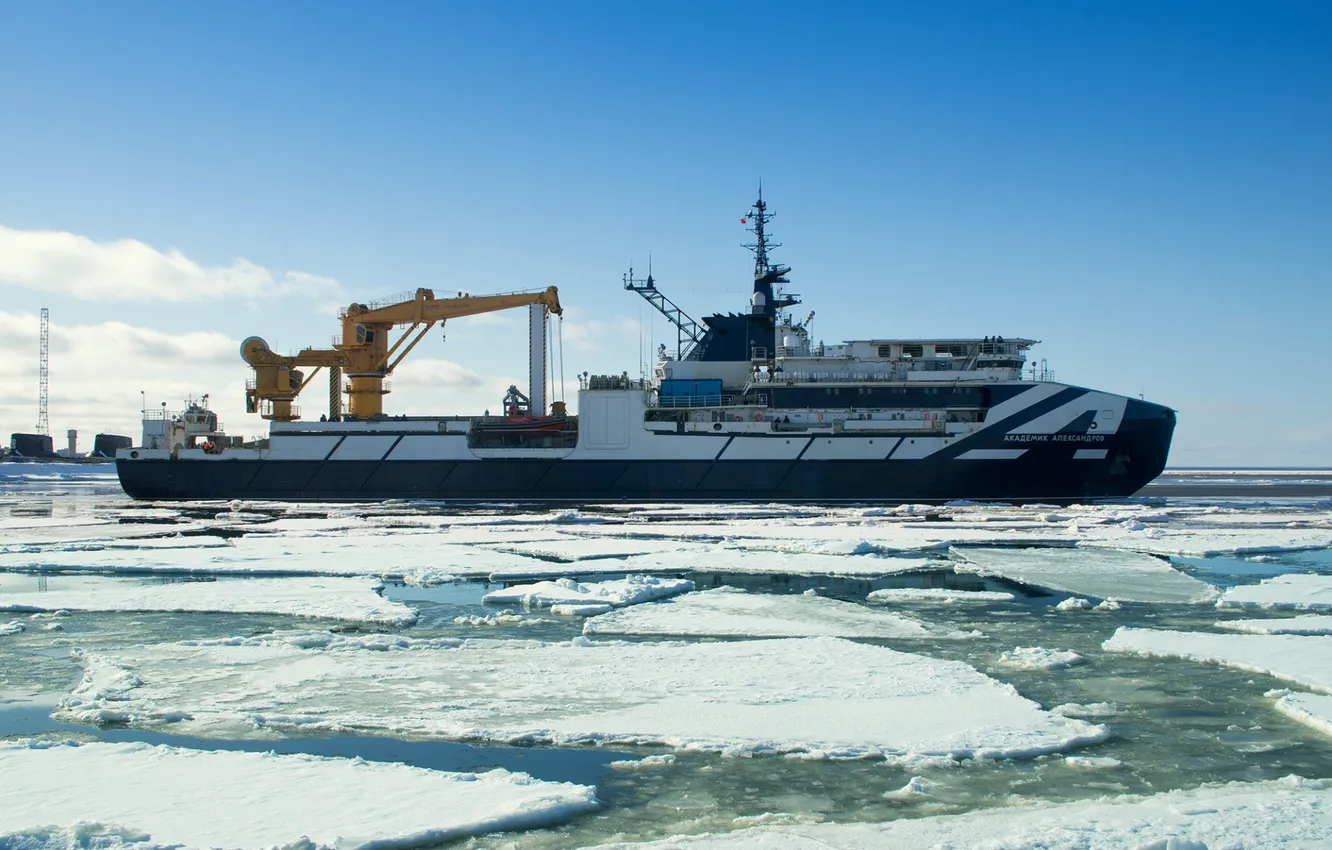 Photo wallpaper transport, Academician Alexandrov, military support