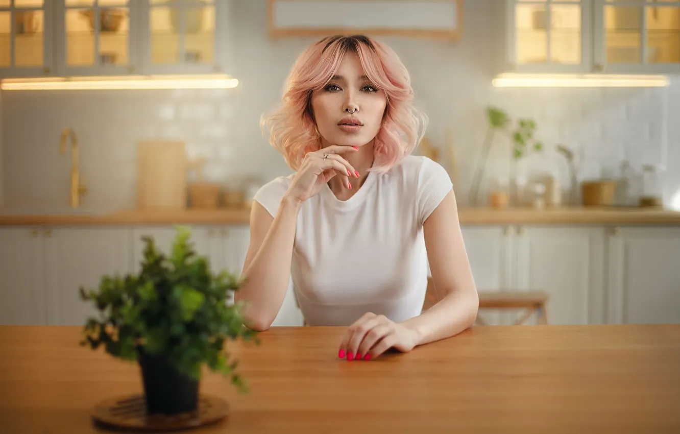 Photo wallpaper look, decoration, model, gesture, posing, at the table, white t-shirt, Lera Of Vasiljeva