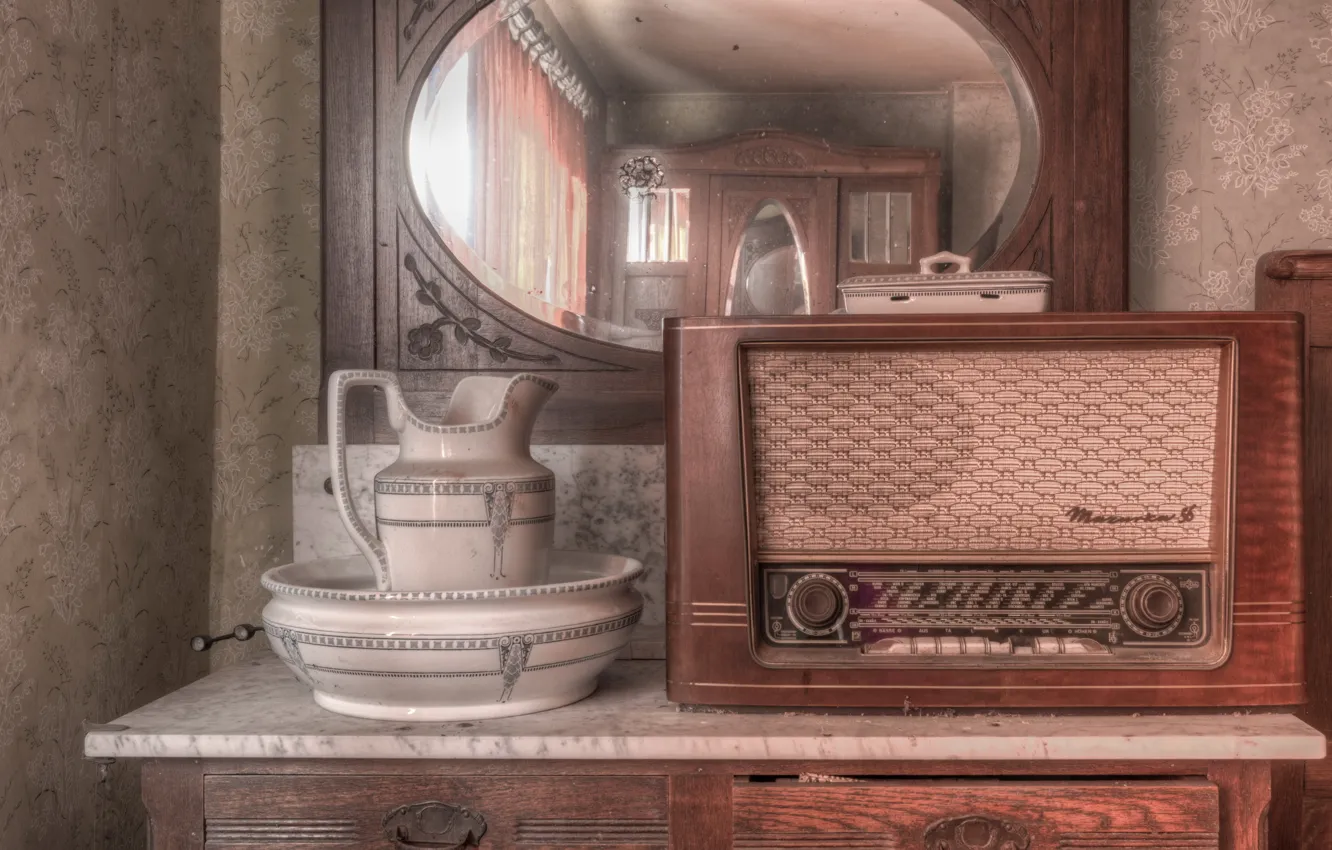 Photo wallpaper radio, mirror, receiver