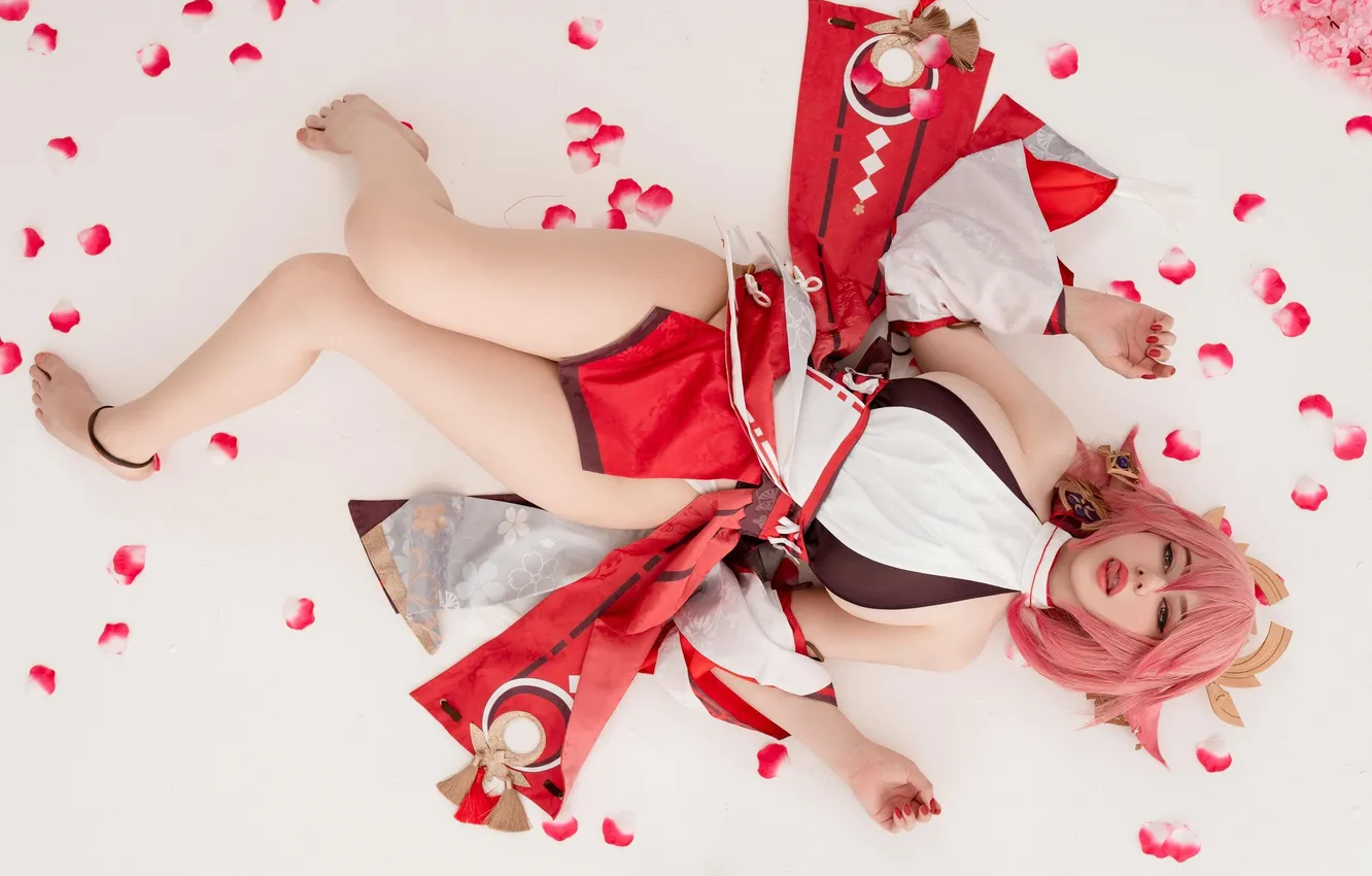 Photo wallpaper girl, petals, cosplay, Alina Becker