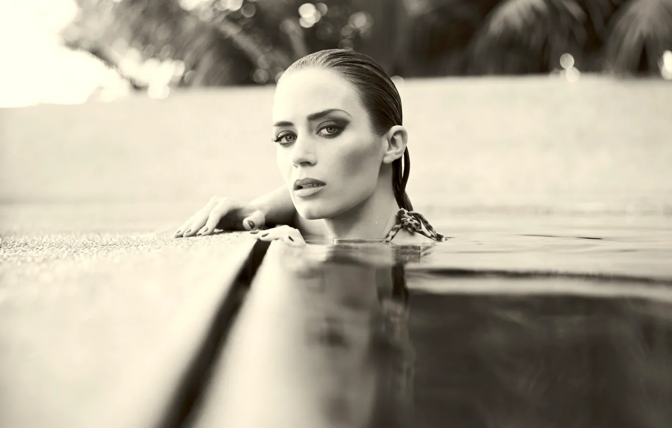 Photo wallpaper look, water, face, pose, pool, actress, water, Emily Blunt