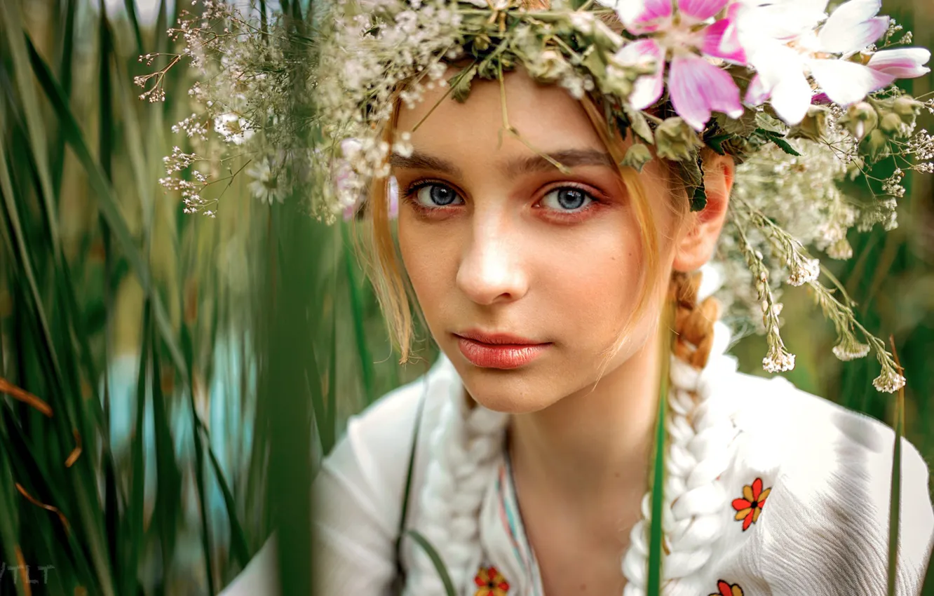 Photo wallpaper portrait, wreath, Alexander Biscuit, Aliona Turcan