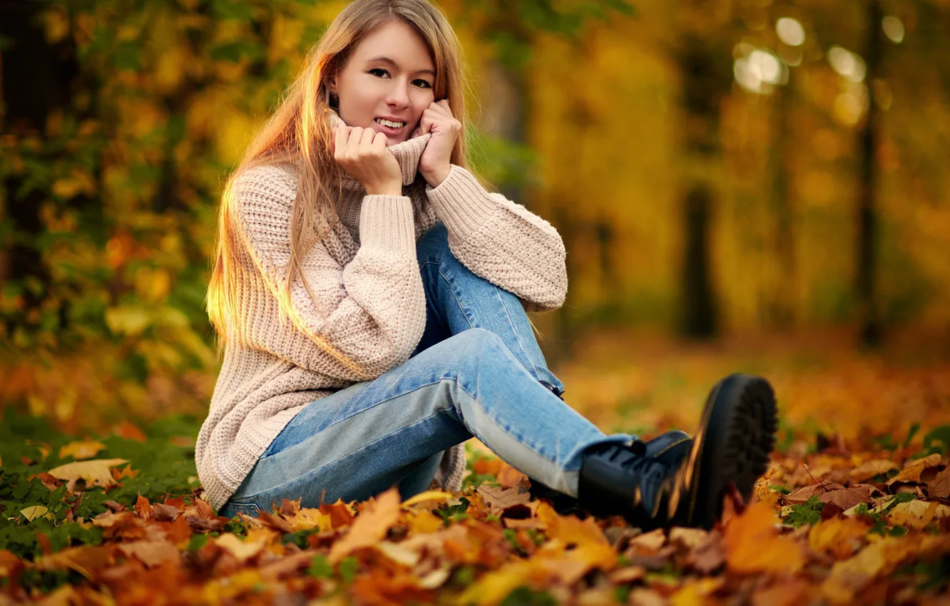 Photo wallpaper autumn, leaves, girl, smile, sweater
