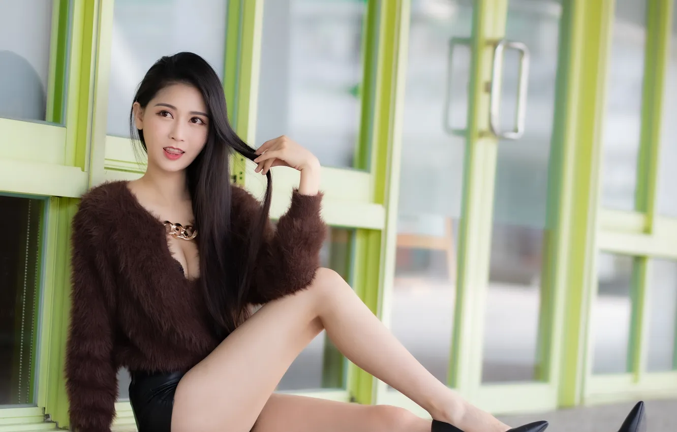 Photo wallpaper sexy, pose, model, shorts, portrait, makeup, figure, brunette