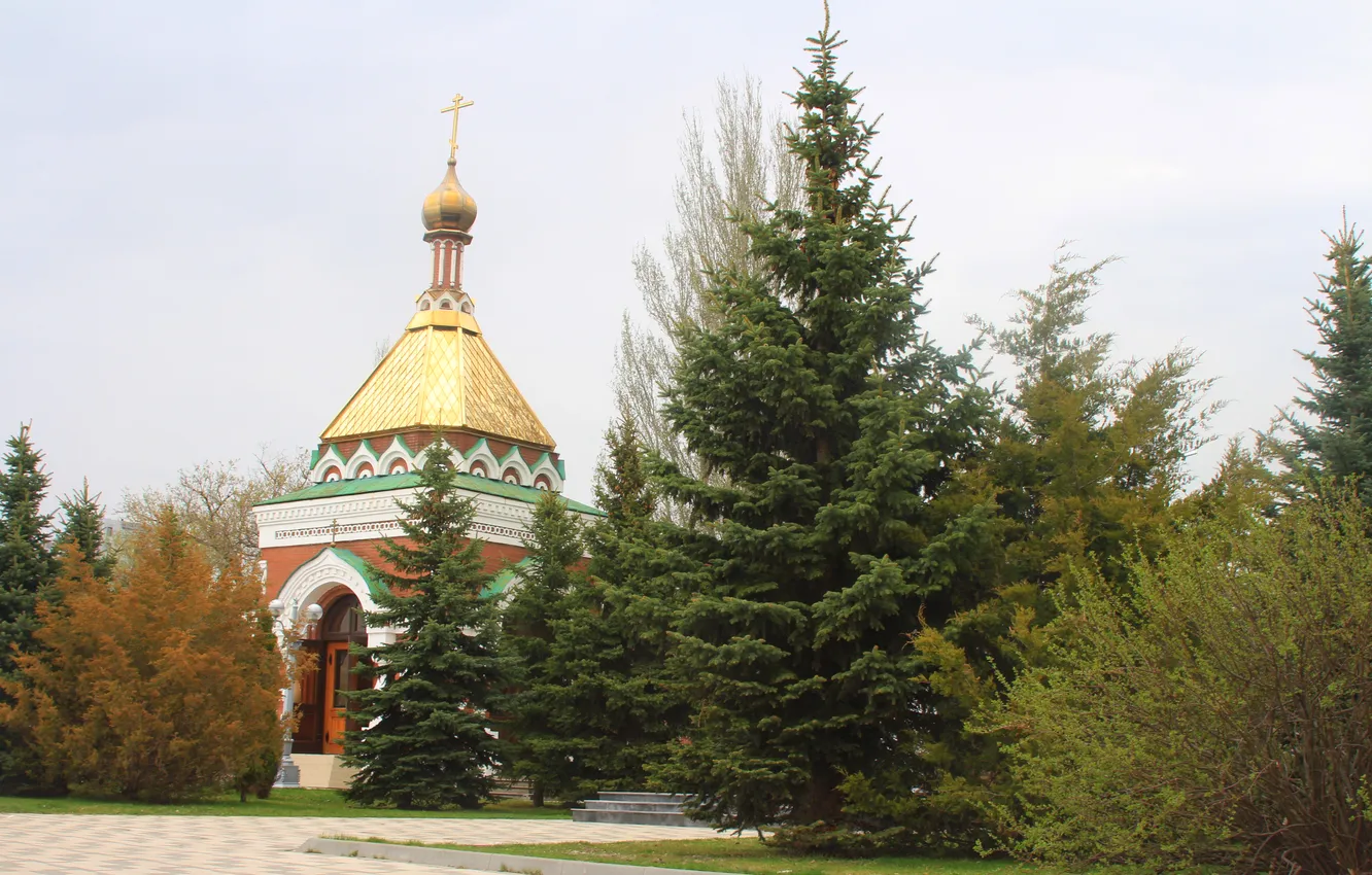 Photo wallpaper the sky, trees, the city, Russia, architecture, Samara, Stan, Chapel of St. Alexy