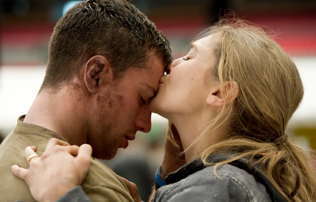 Photo wallpaper Godzilla, 2014, Aaron Taylor-Johnson, Elizabeth Olsen, Ford Brody, Elle Brody