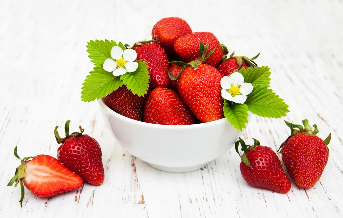 Photo wallpaper berries, bowl, strawberry, Olena Rudo