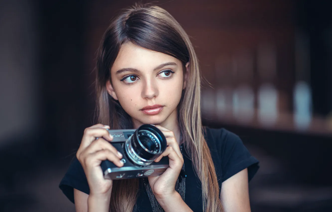 Photo wallpaper girl, the camera, The Young Photographer