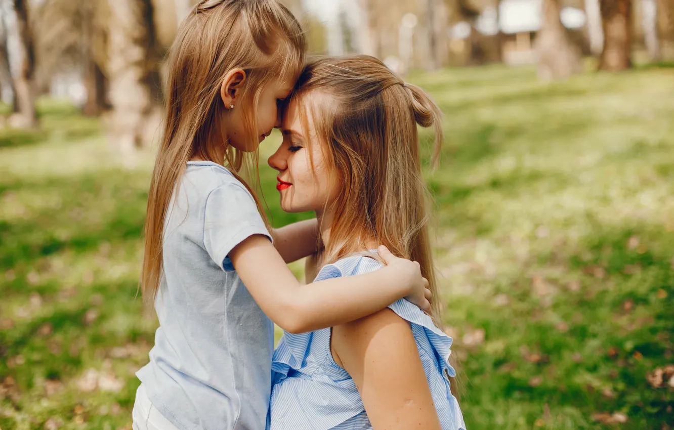 Photo wallpaper love, family, mom, Family, daughter, mother, in the passenger seat