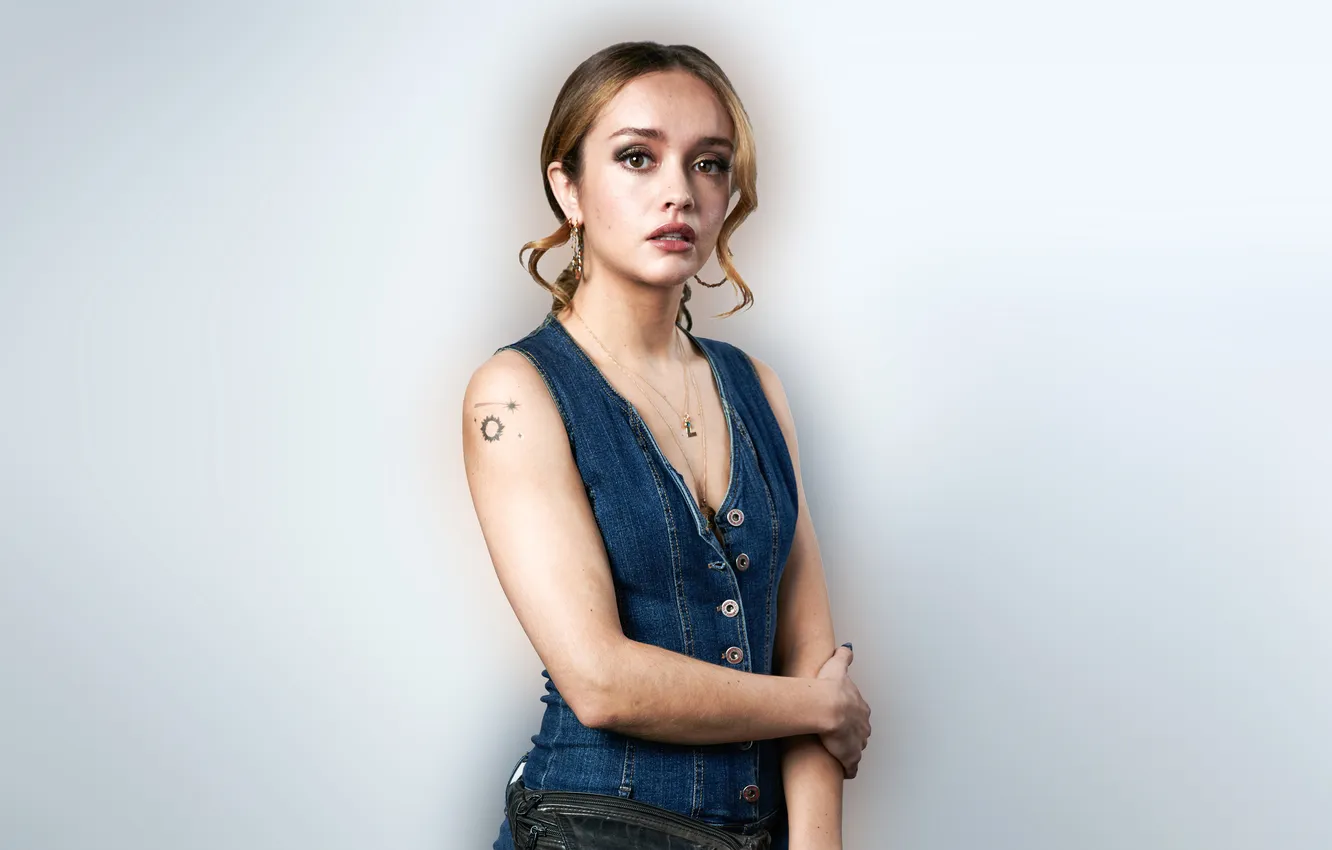 Photo wallpaper pose, background, portrait, actress, beauty, Olivia Cooke, Olivia Cooke