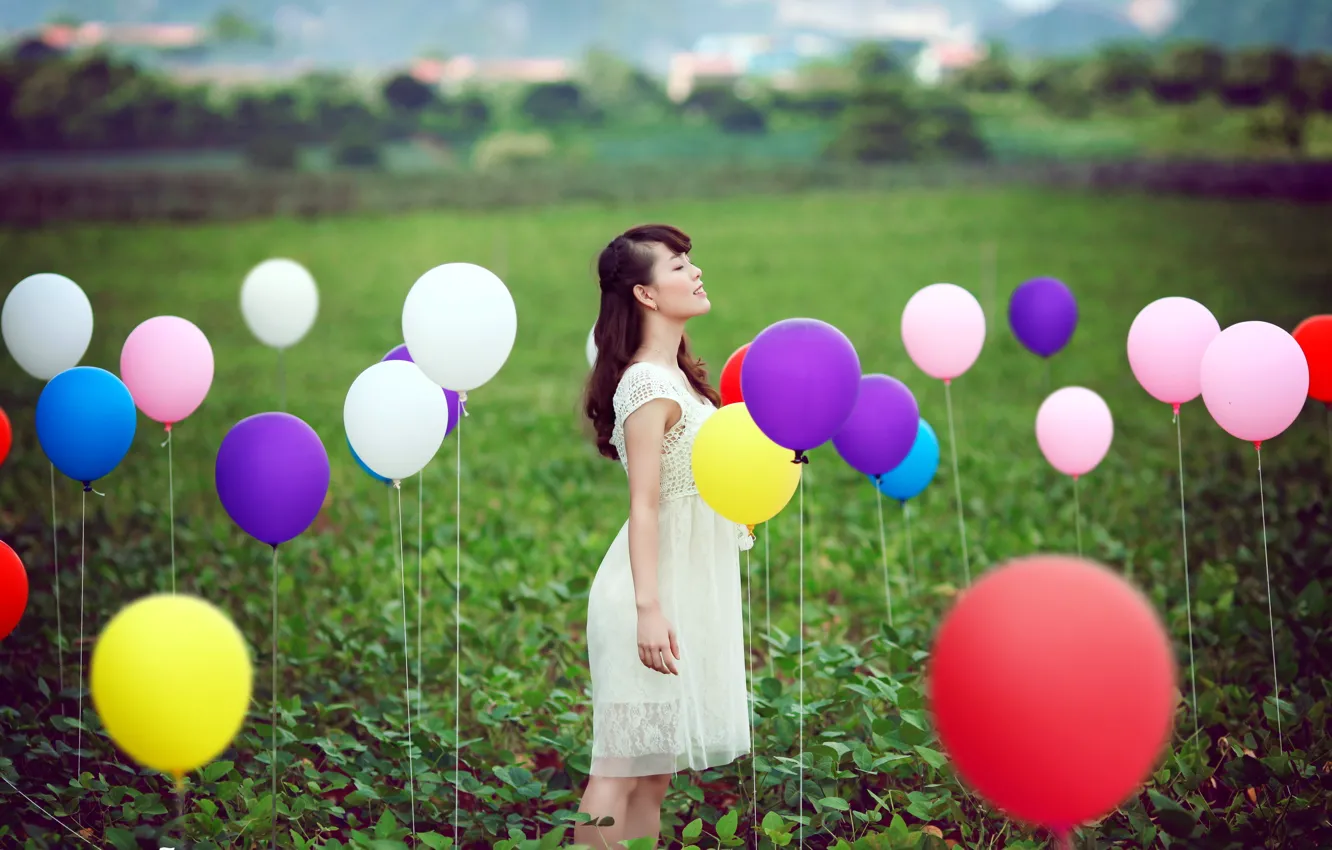 Photo wallpaper field, girl, balls, the situation