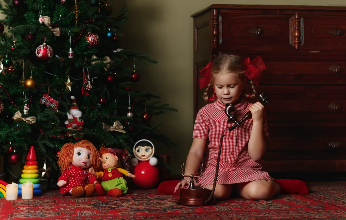 Photo wallpaper decoration, holiday, toys, new year, girl, phone, tree, child
