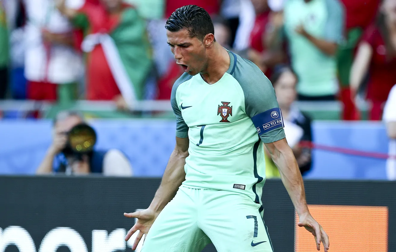 Photo wallpaper football, sport, form, Portugal, Cristiano Ronaldo, legend, player, Creek