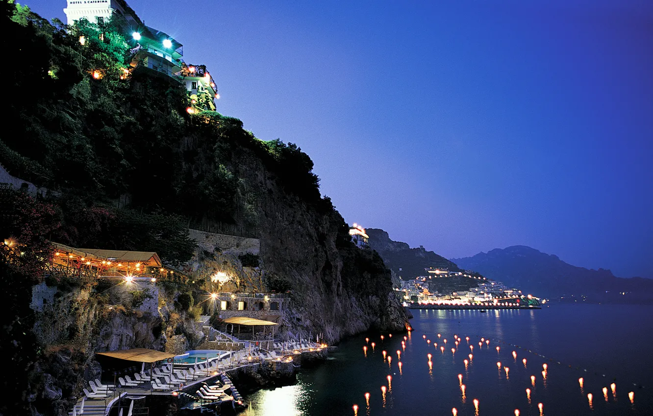 Photo wallpaper lights, shore, the evening, pier, the hotel, Amalfi, Italia