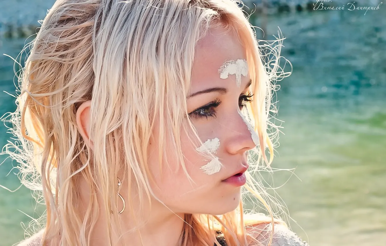 Photo wallpaper sea, beach, look, girl, face, lake, pond, the ocean