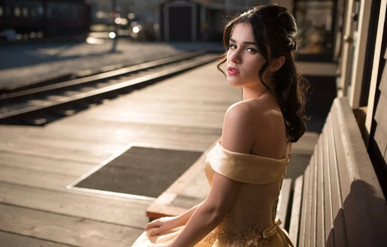 Photo wallpaper look, the sun, pose, model, rails, station, portrait, makeup