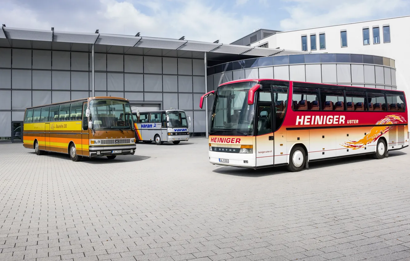 Photo wallpaper Mercedes, coach, buses, Violent