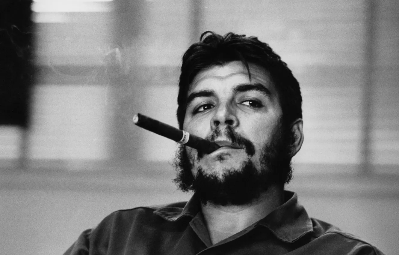 Photo wallpaper look, smoke, cigar, Che Guevara, revolutionary, Ernesto &ampquot;Che&ampquot; Guevara