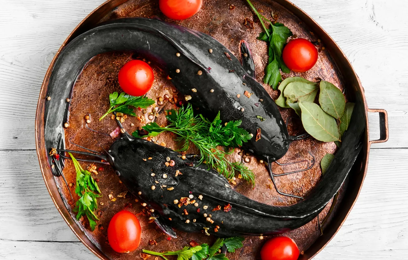 Photo wallpaper fish, tomatoes, parsley, spices, Bay leaf, som, catfish