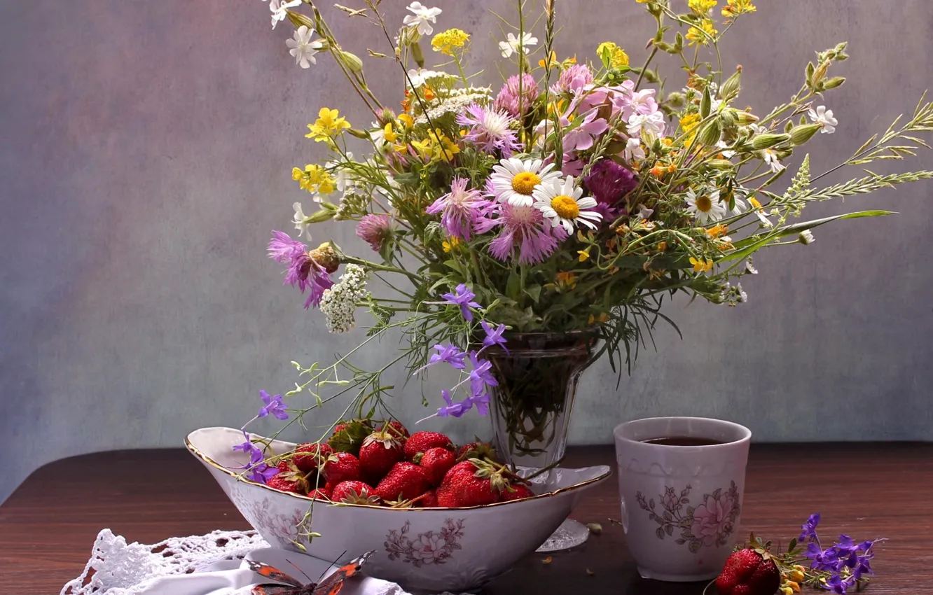 Photo wallpaper summer, berries, chamomile, bouquet, strawberry, Cup, still life, wildflowers