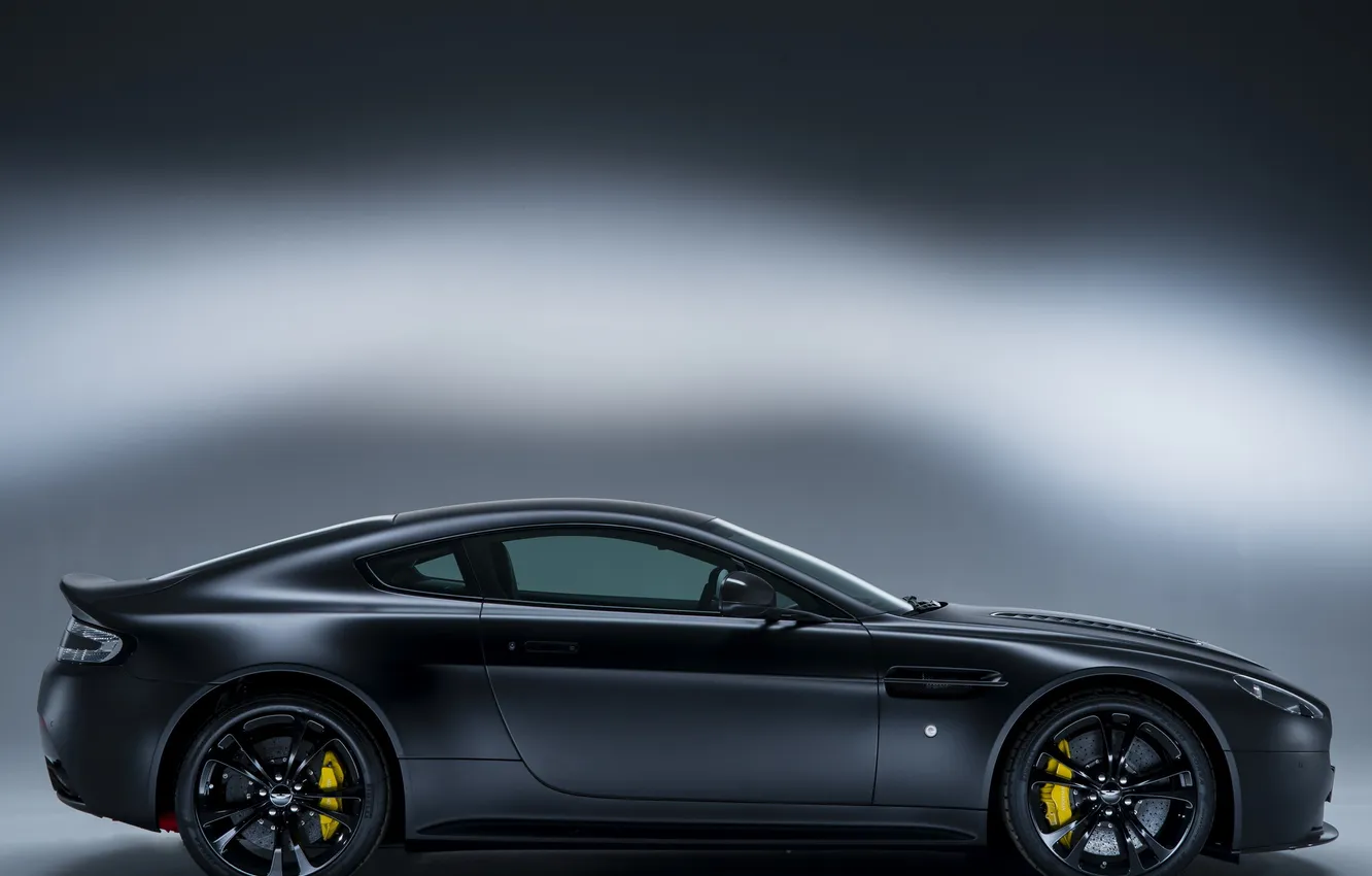 Photo wallpaper auto, Aston Martin, Vantage, side view, V12, Carbon Black II