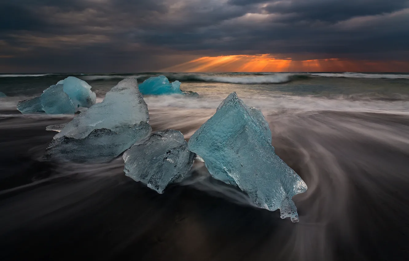 Photo wallpaper ice, the sky, rays, light, Iceland, the glacial lagoon of Jökulsárlón