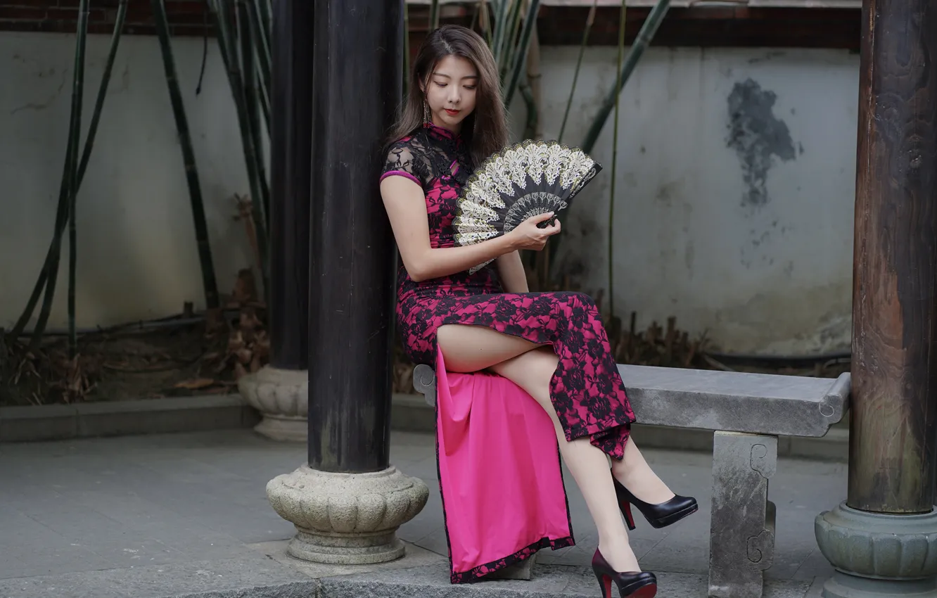 Photo wallpaper pose, style, model, portrait, makeup, figure, dress, fan