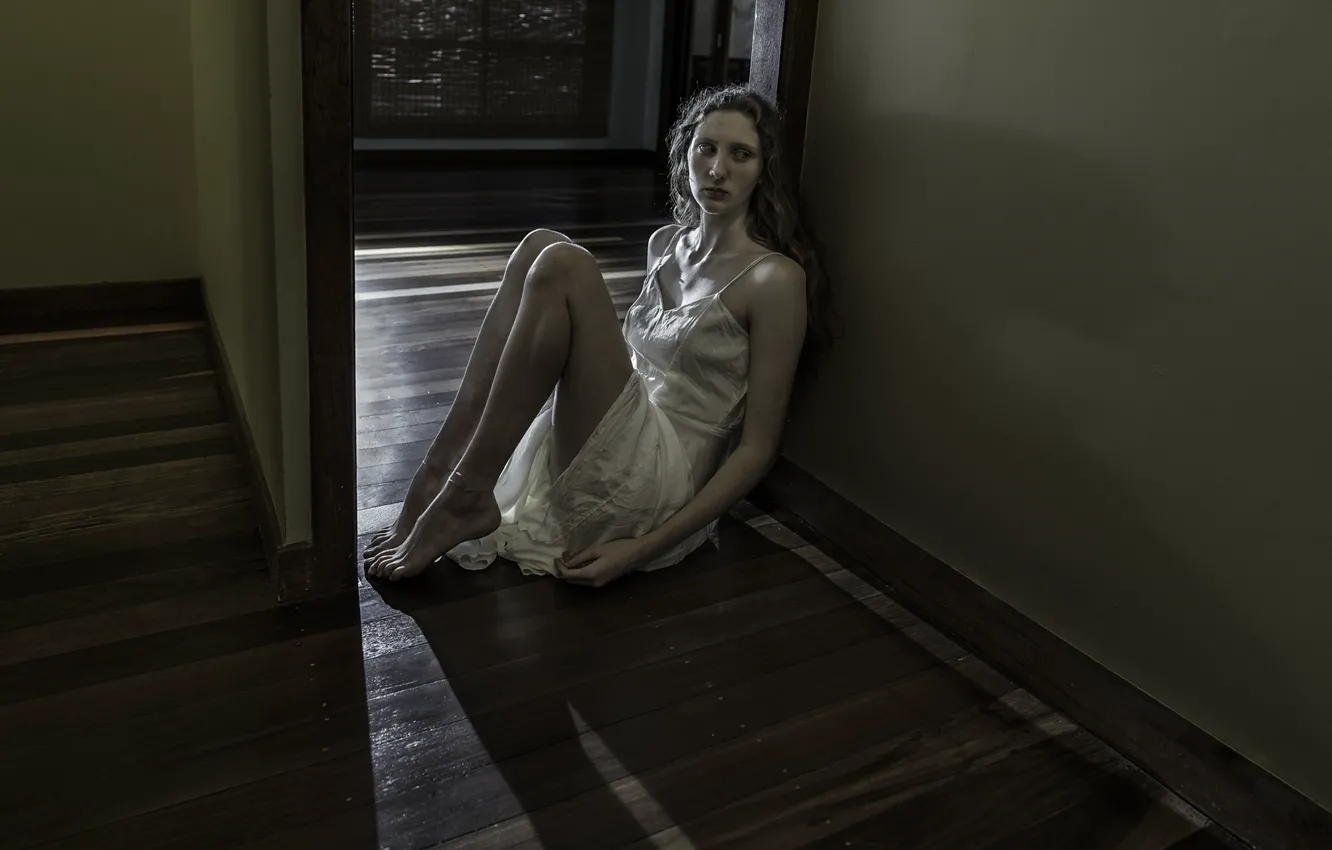 Photo wallpaper girl, home, the door