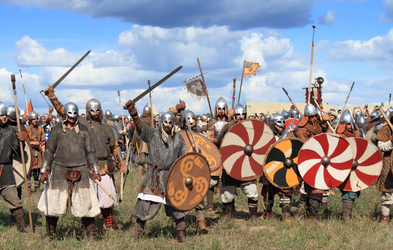 Photo wallpaper the situation, sword, blur, battle, camouflage, shield, Russia, the middle ages