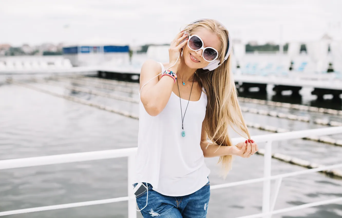 Photo wallpaper sunglasses, girl, cute, model, jeans, beautiful