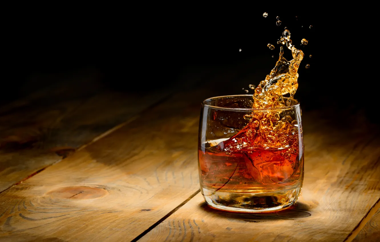 Photo wallpaper glass, whiskey, splash