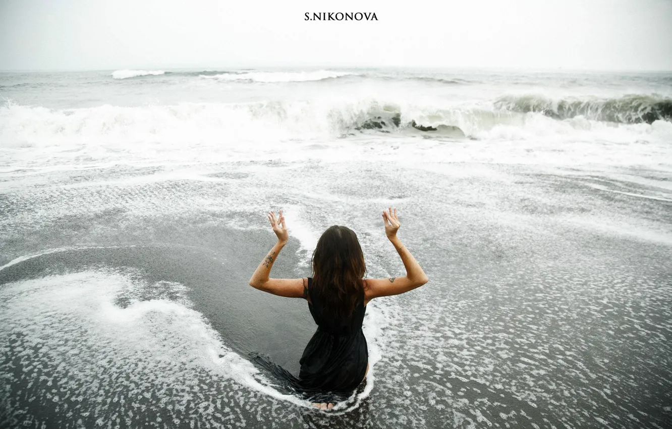 Photo wallpaper sea, wave, foam, girl, landscape, pose, model, hands