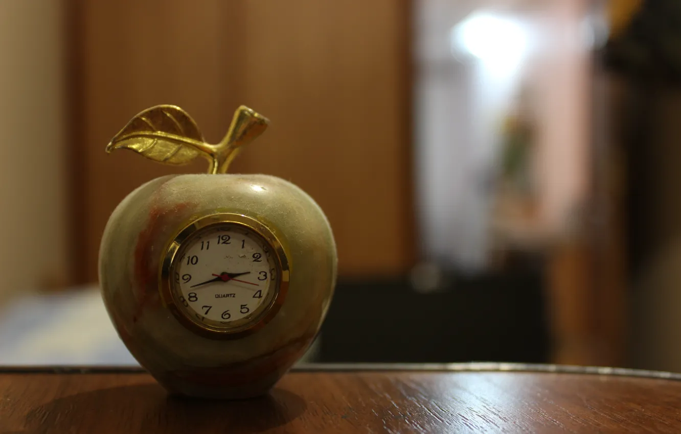 Photo wallpaper apples, watch, Quartz