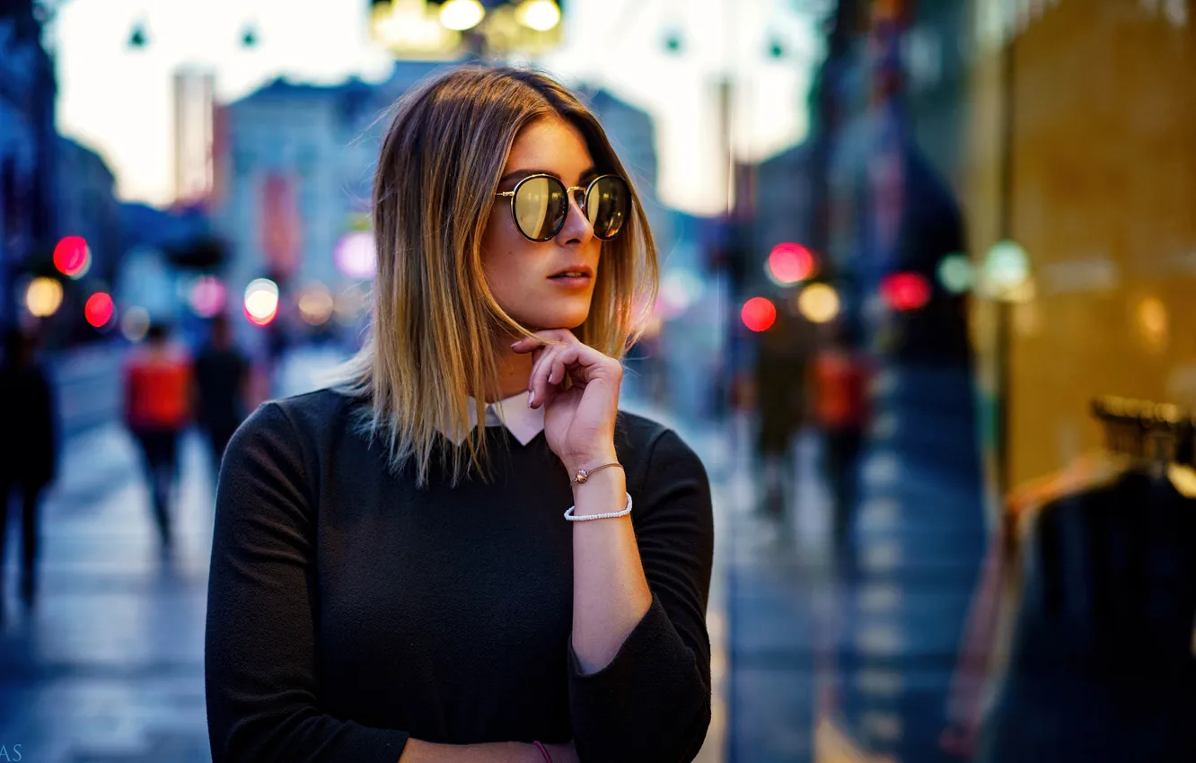 Photo wallpaper the city, lights, pose, glare, street, model, portrait, the evening
