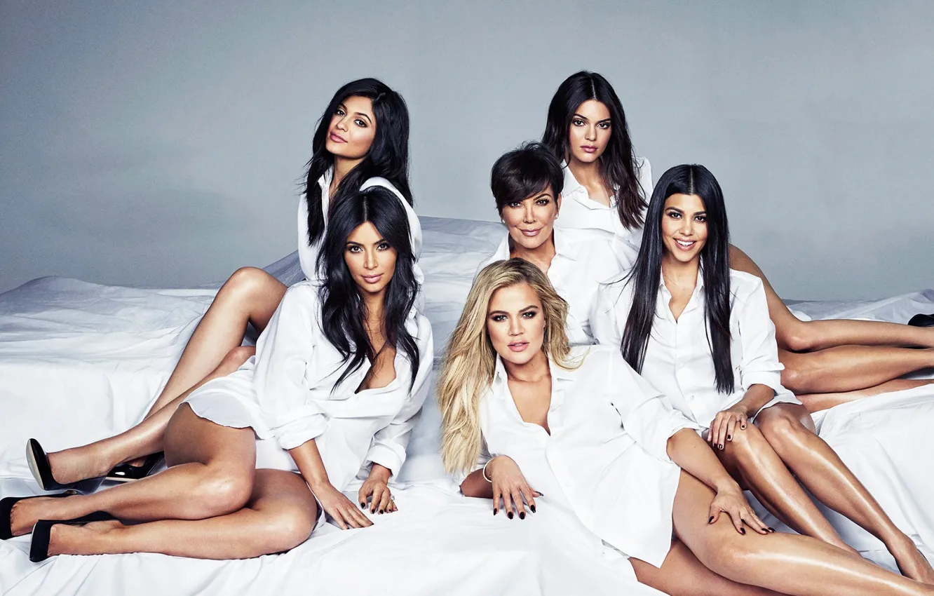 Photo wallpaper pose, girls, family, Kim Kardashian, Kylie Jenner, Kendall Jenner, shirt, Kris Jenner
