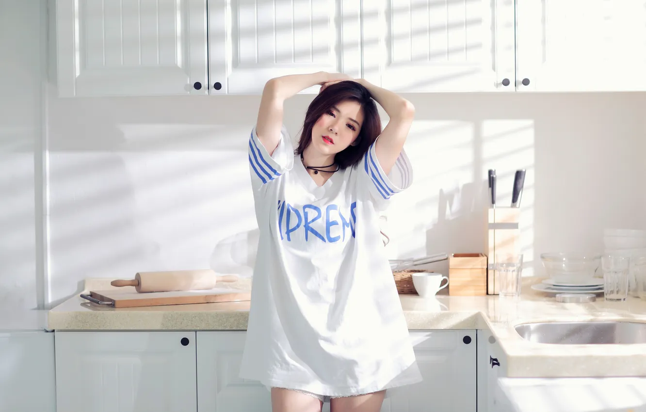 Photo wallpaper look, pose, model, portrait, hands, makeup, brunette, hairstyle