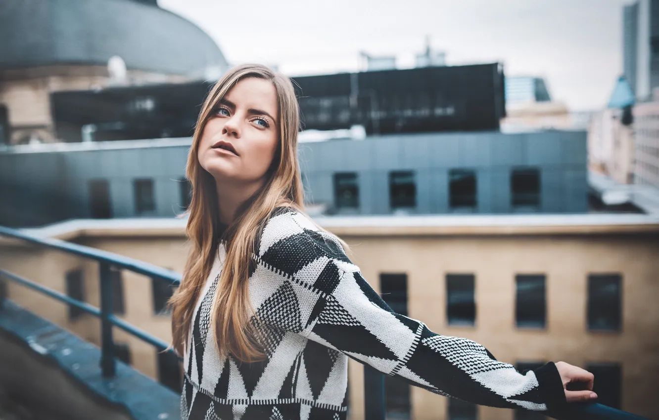 Photo wallpaper eyes, girl, the city, hair, building, lips, sweater, on the roof