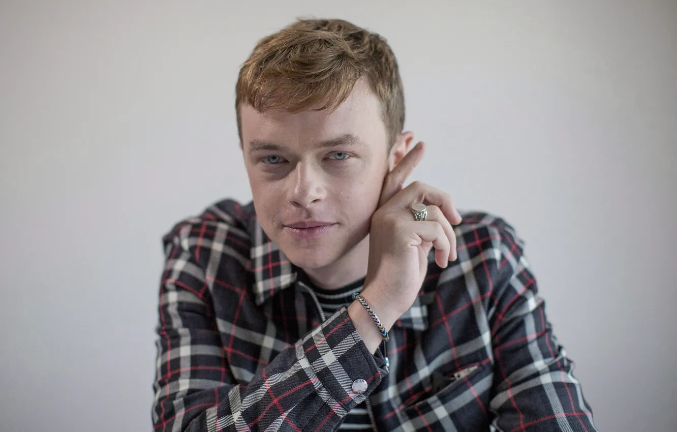 Photo wallpaper Dane DeHaan, Dane Dehaan, at the photo shoot for the film, Two Lovers and a …