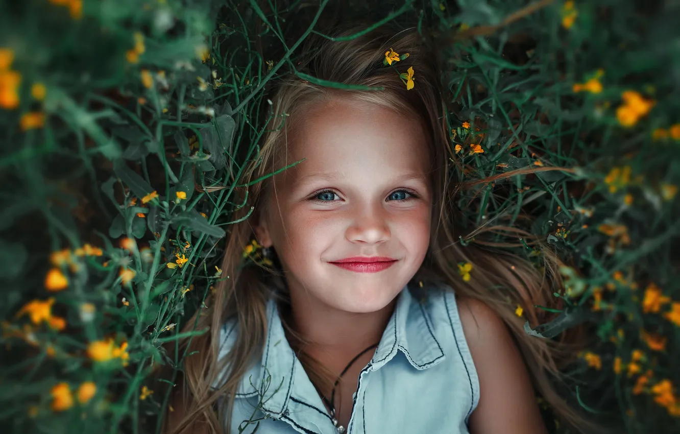 Photo wallpaper grass, flowers, smile, positive, cutie, little girl, female portrait, Lera Of Vasiljeva