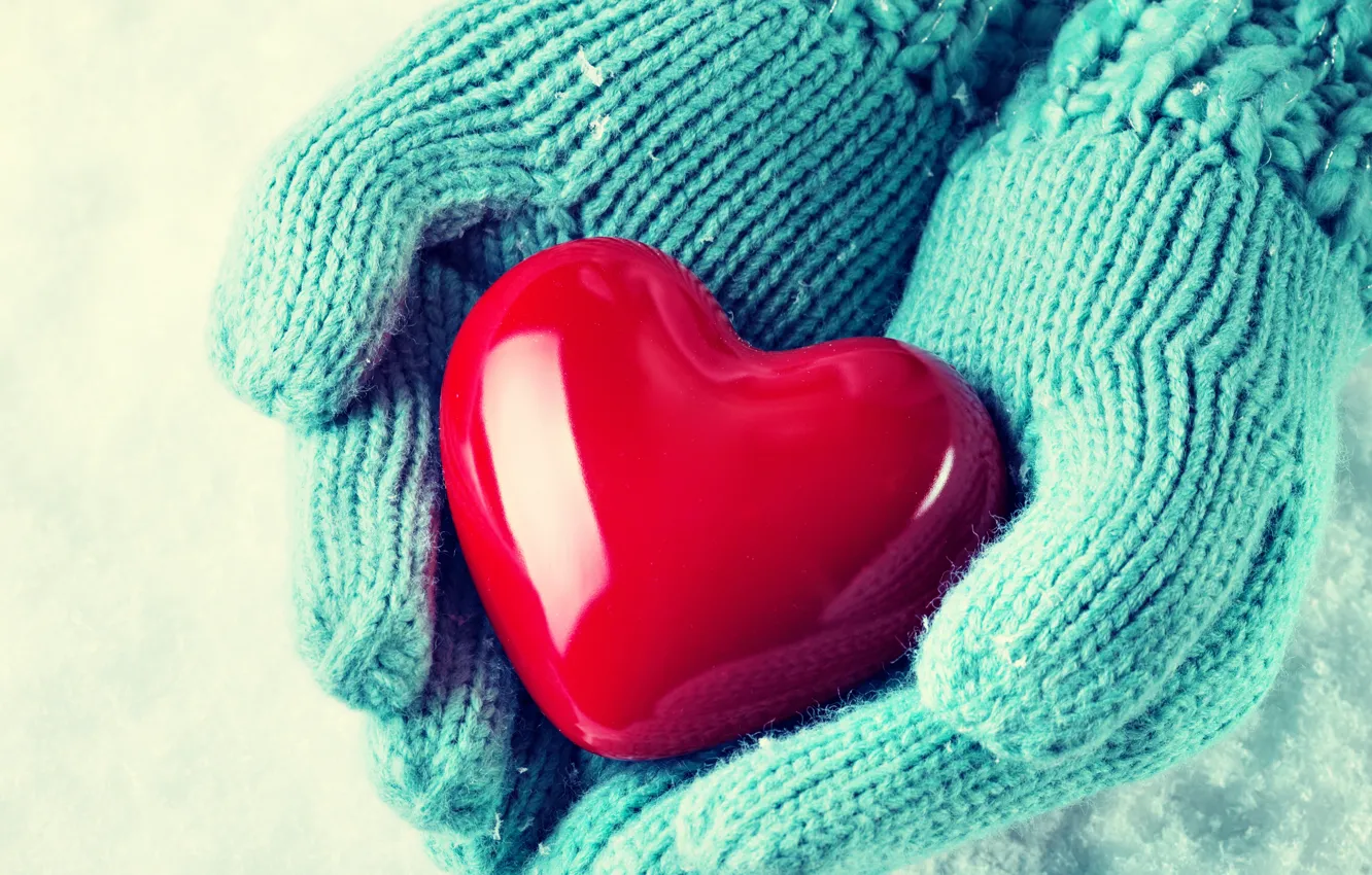 Photo wallpaper winter, snow, love, heart, hands, mittens