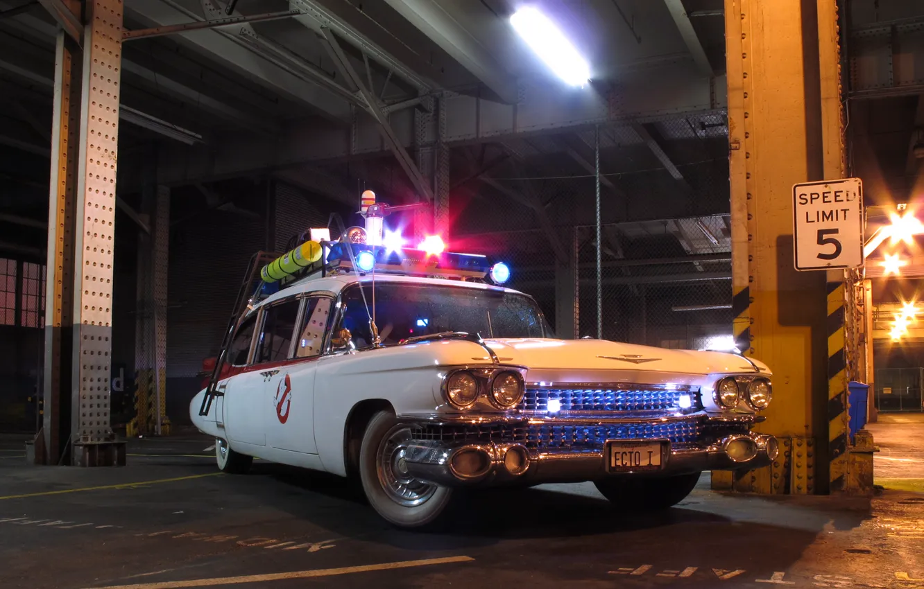 Photo wallpaper machine, ghostbusters, Cadillac, Ghostbusters