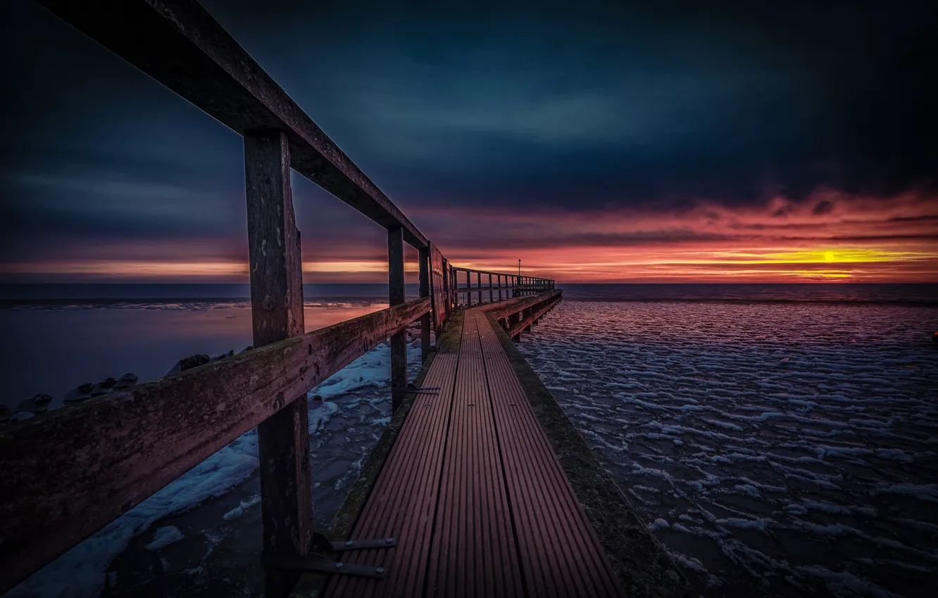 Photo wallpaper clouds, Edam, pierce, glow, night, North Holland, Netherlands