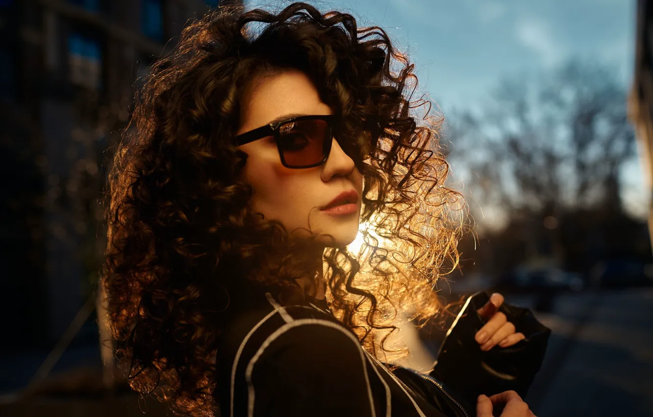 Photo wallpaper girl, face, hair, portrait, glasses, curls, Alexander Skripnikov