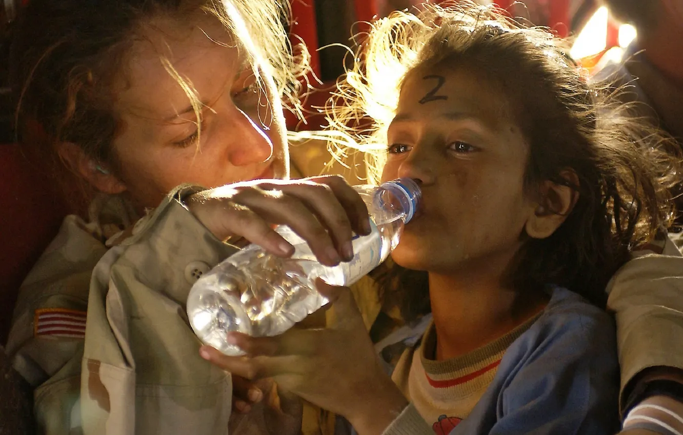 Photo wallpaper water, girl, children, people, the situation, help