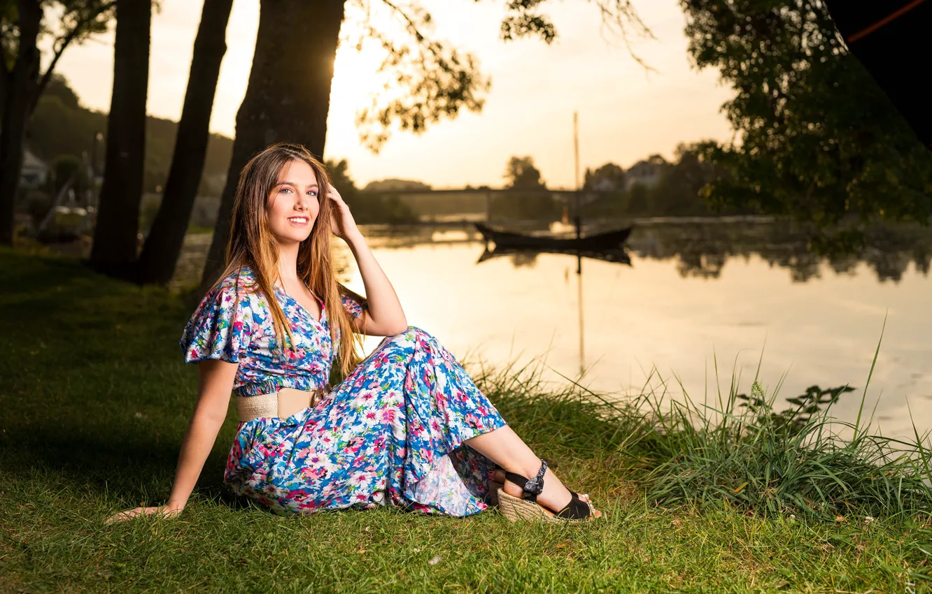 Photo wallpaper look, the sun, trees, pose, river, model, boat, portrait