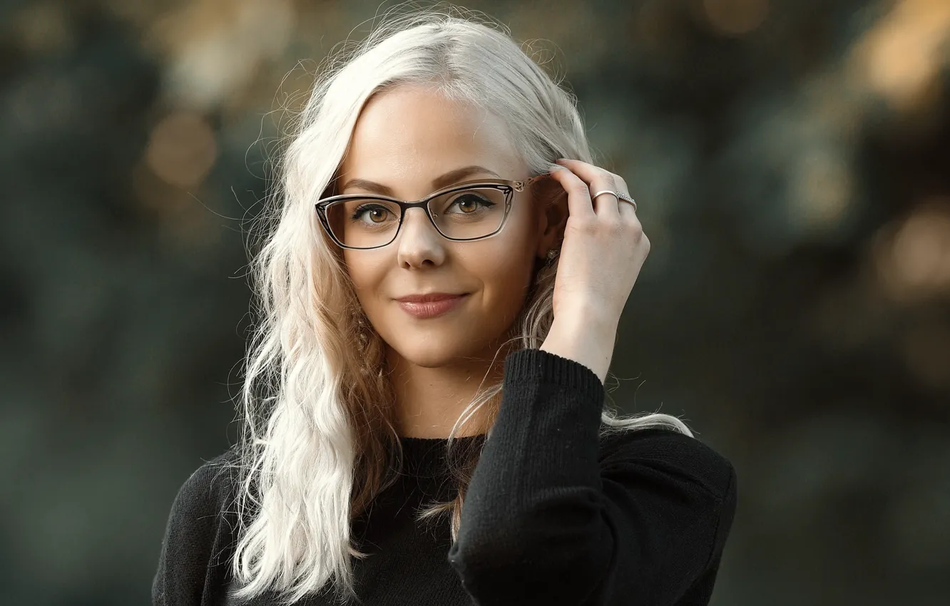 Photo wallpaper girl, portrait, glasses